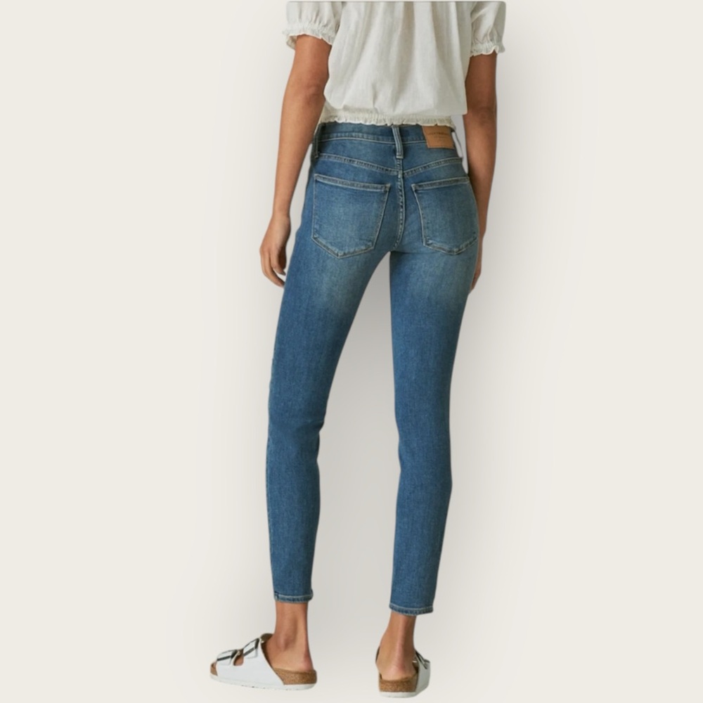 Lucky Jeans - Picture 2 of 11